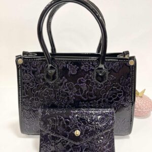 Δερμάτινη Τσάντα με πορτοφόλι – Μωβ με Ανάγλυφα Λουλούδια